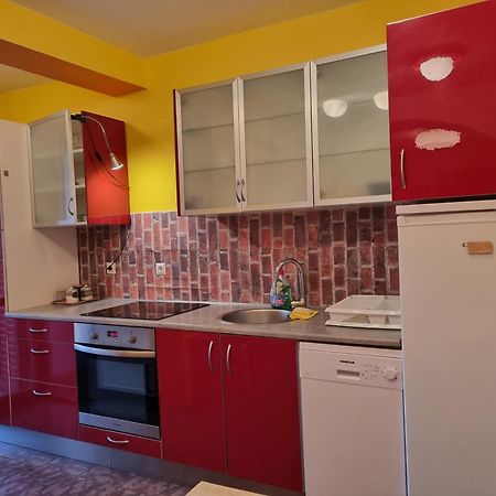 Apartments Jelena Peroj Bagian luar foto