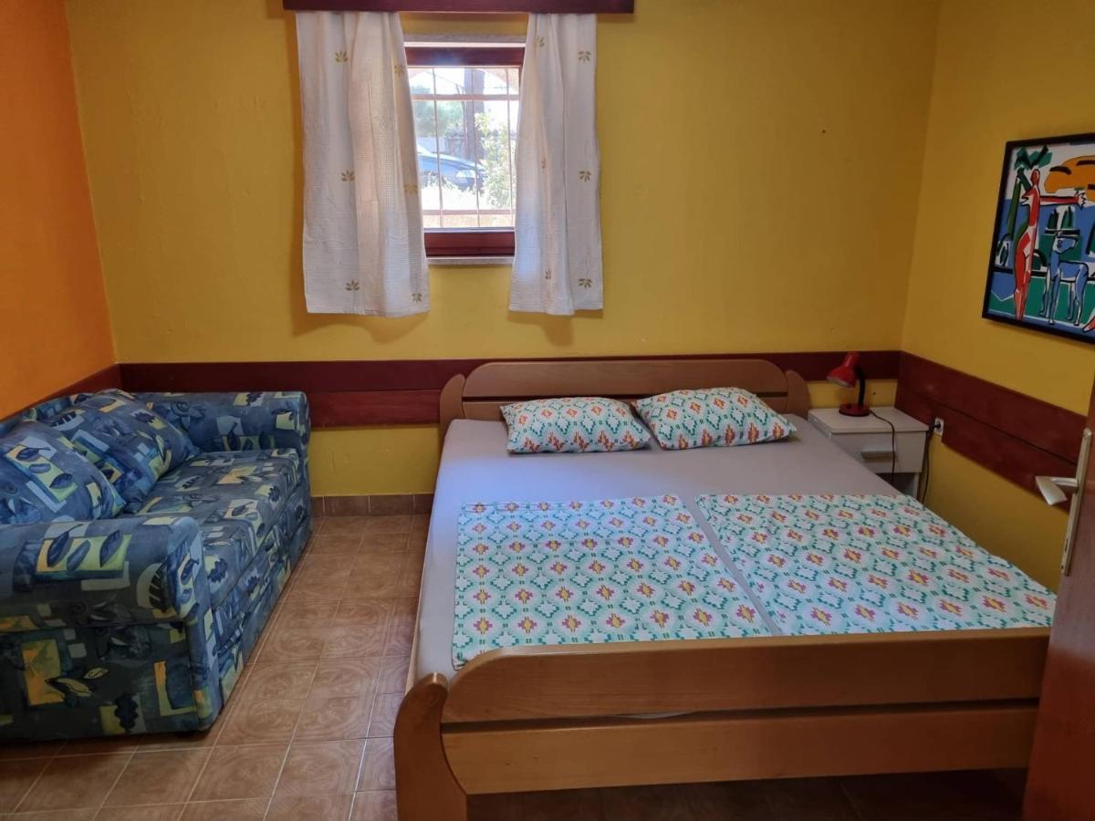 Apartments Jelena Peroj Bagian luar foto